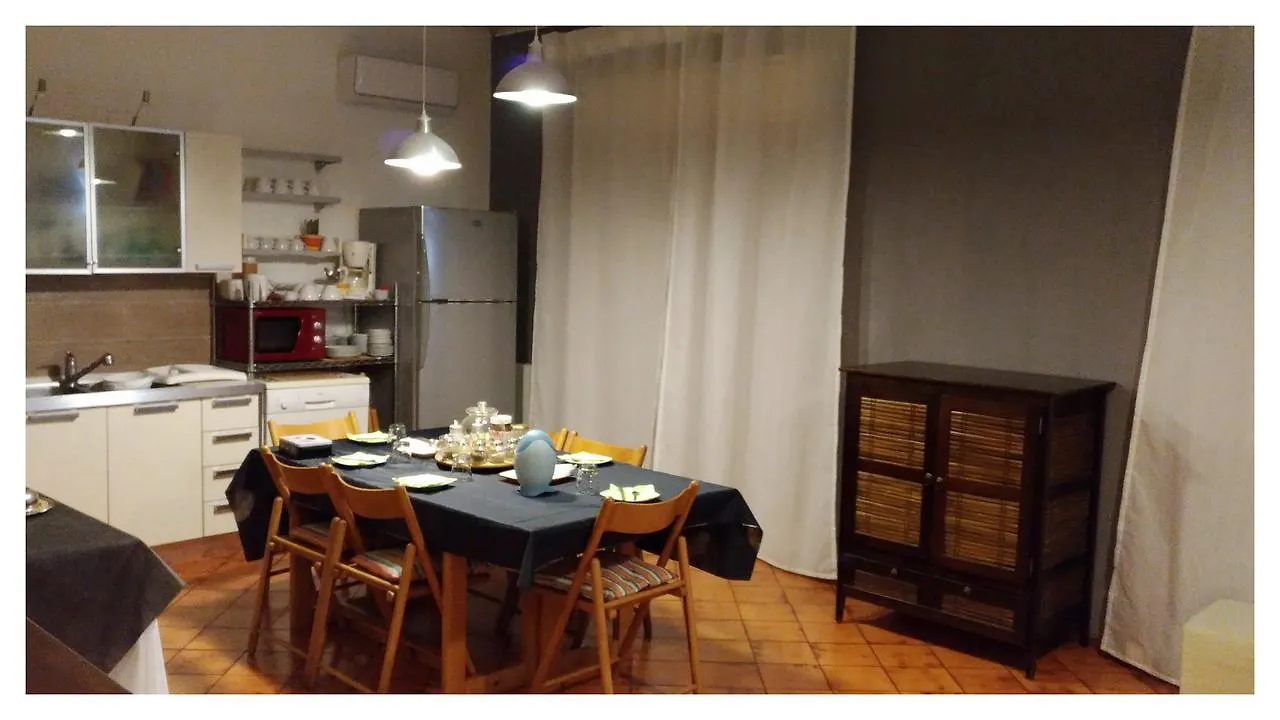 Massalargia Bed & Breakfast Mascalucia 2*,